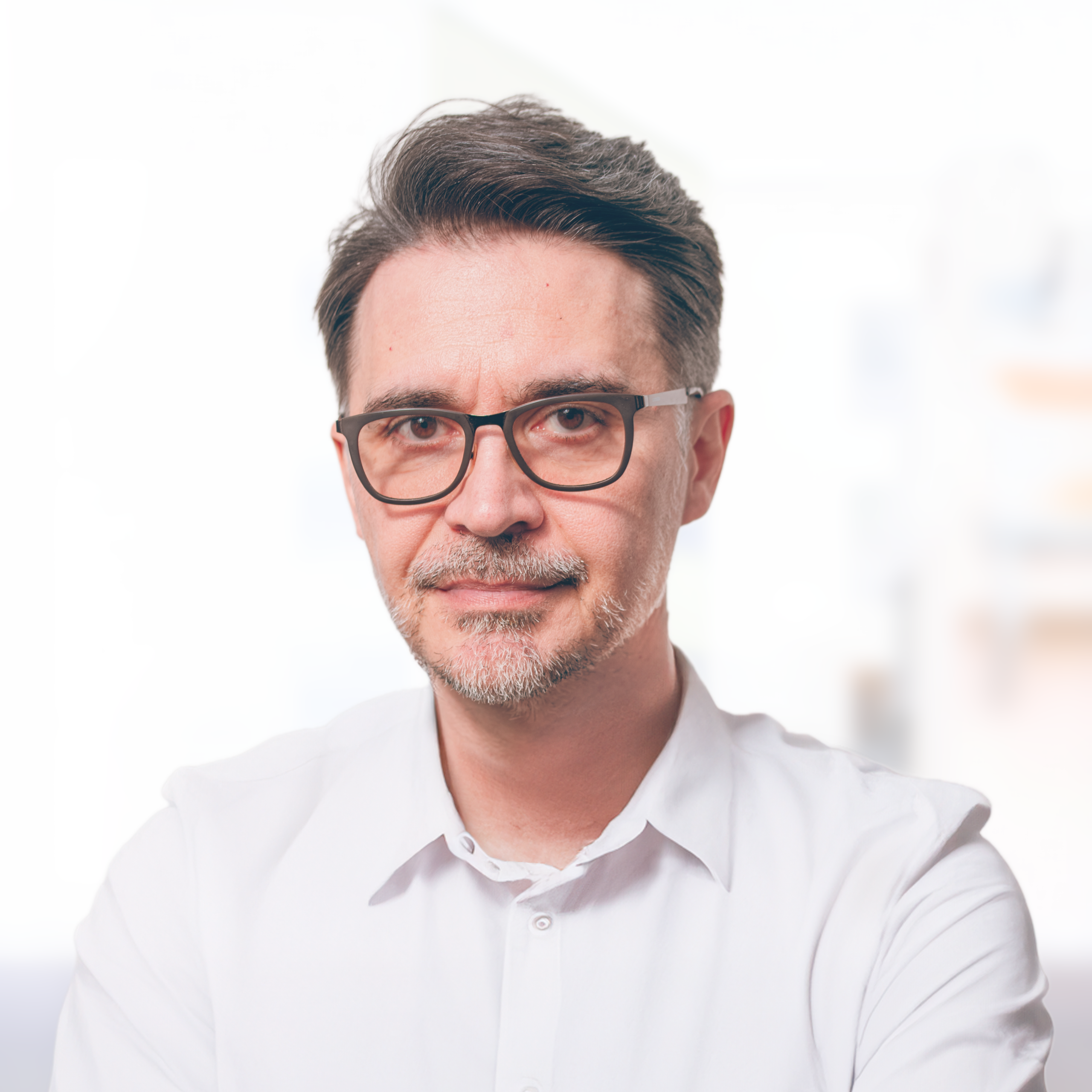 28_Square_Razvan Dumitrescu-v3